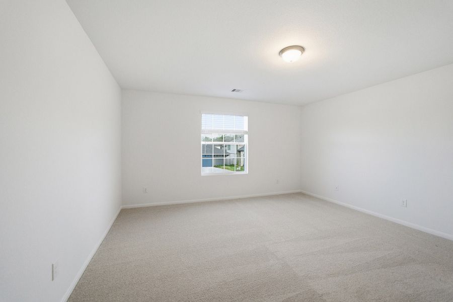 Spacious, unfurnished interior of a new home in Caney Mills, Conroe (Image 40).