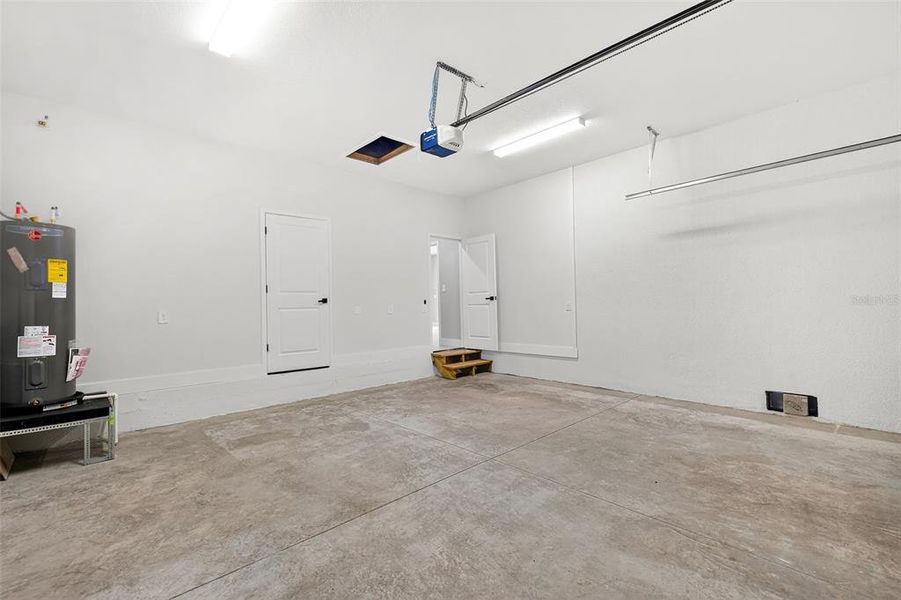 Spacious, unfurnished interior of a new home in , Port Charlotte (Image 23). Spacious, unfurnished interior of a new home in , Port Charlotte (Image 23).