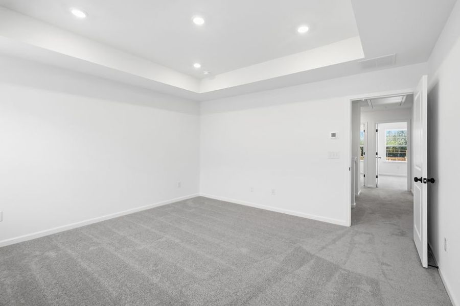 Spacious, unfurnished interior of a new home in Auburn Glen, Dacula (Image 15).