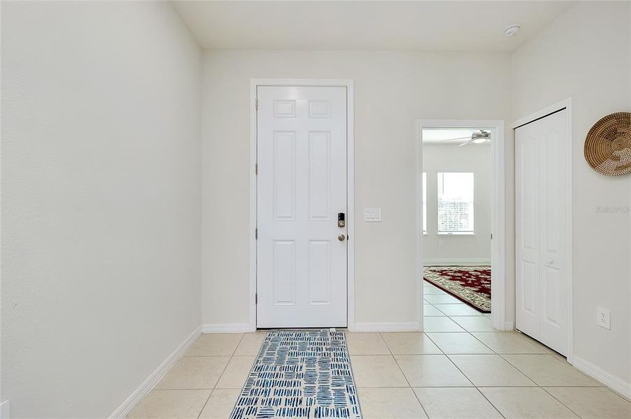 Spacious, unfurnished interior of a new home in , Bradenton (Image 43).