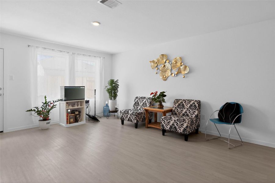 Furnished interior view inside a new home in Anniston, Katy (Image 10).