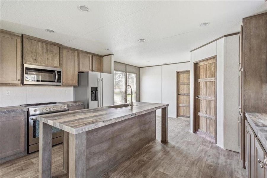 Furnished interior view inside a new home in , Mexia (Image 6).