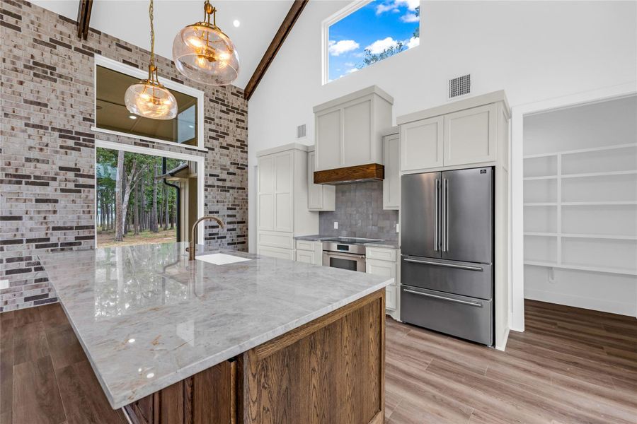 Furnished interior view inside a new home in , Brookeland (Image 12).