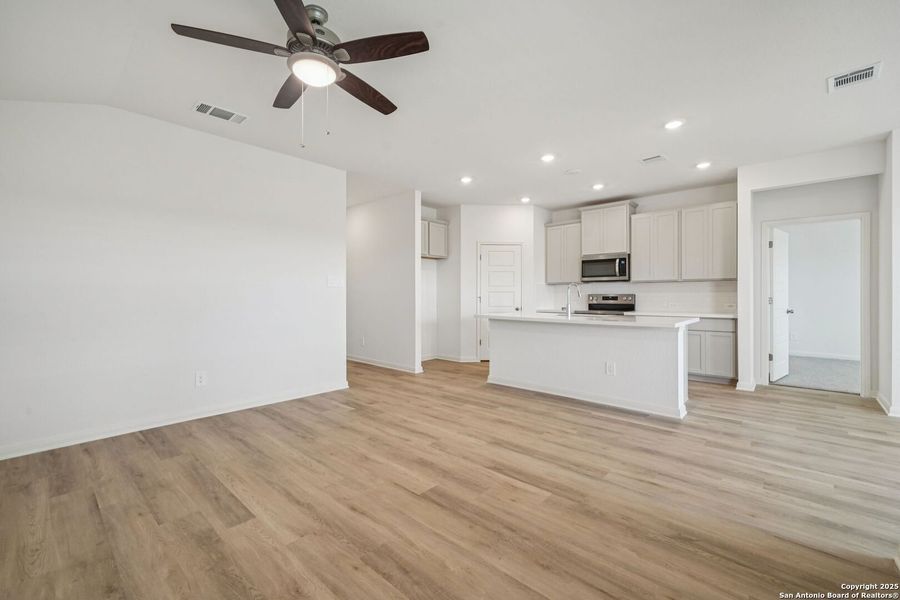Spacious, unfurnished interior of a new home in Estancia Ranch - Premier Series, San Antonio (Image 14). Spacious, unfurnished interior of a new home in Estancia Ranch - Premier Series, San Antonio (Image 14).