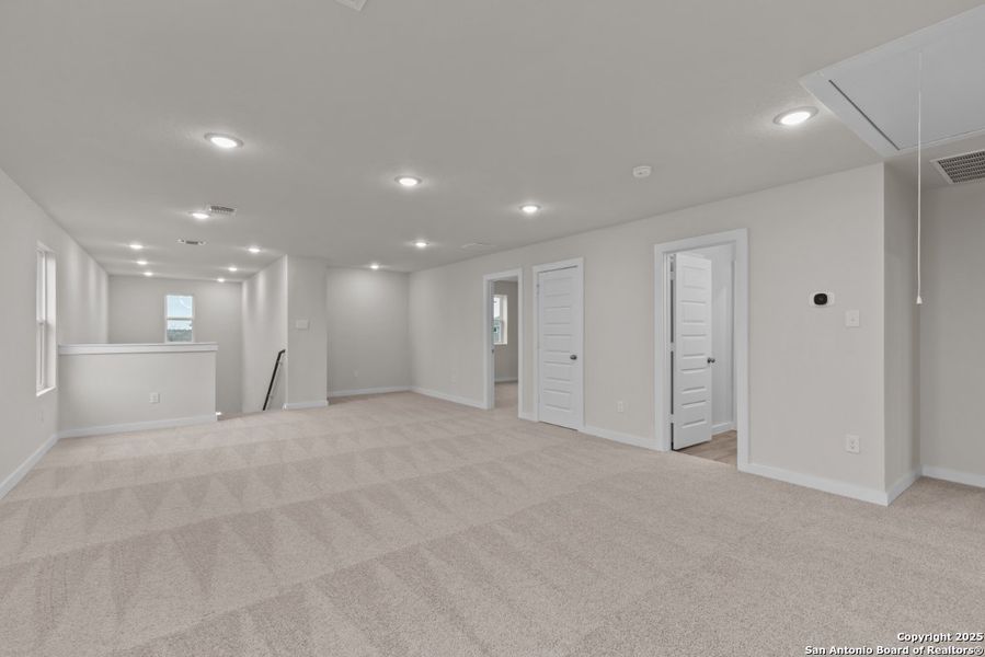 Spacious, unfurnished interior of a new home in Summerlin, San Antonio (Image 17). Spacious, unfurnished interior of a new home in Summerlin, San Antonio (Image 17).