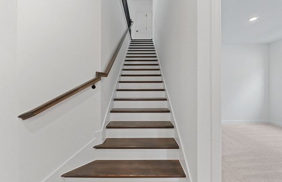 Spacious, unfurnished interior of a new home in Bluffview Reserve, Leander (Image 61).