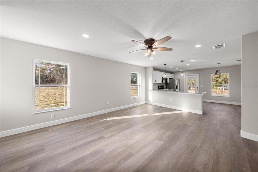 Spacious, unfurnished interior of a new home in , Williston (Image 16).