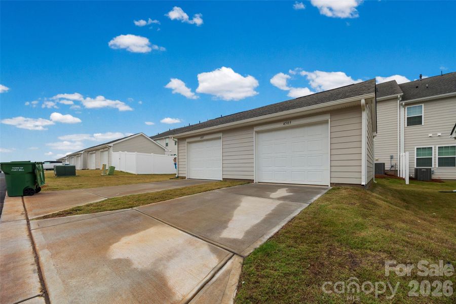 1 car detached garage