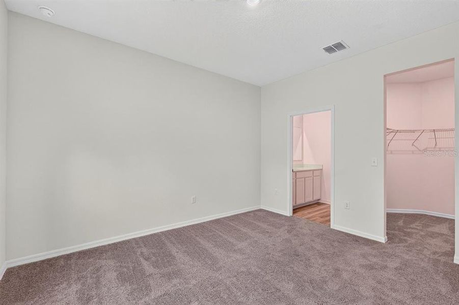 Spacious, unfurnished interior of a new home in , Deltona (Image 18).