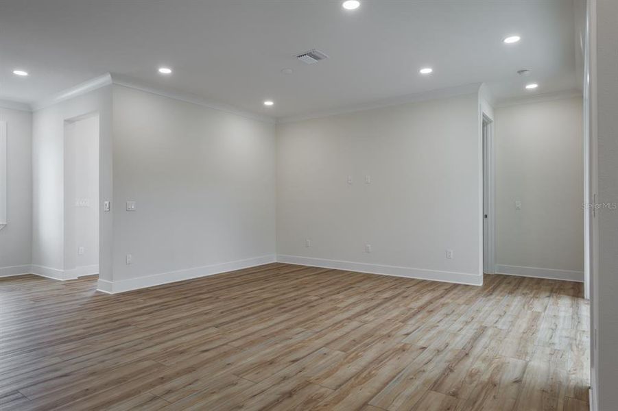 Spacious, unfurnished interior of a new home in , Palm Harbor (Image 20).