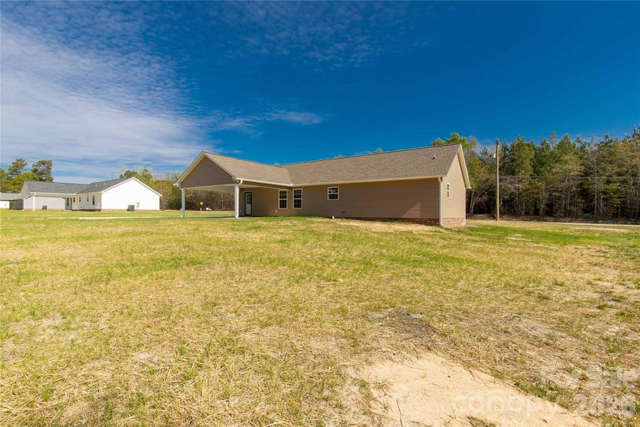 Exterior details and patio area of a home in , Kershaw (Image 23).
