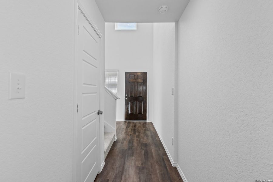 Spacious, unfurnished interior of a new home in , San Antonio (Image 30).