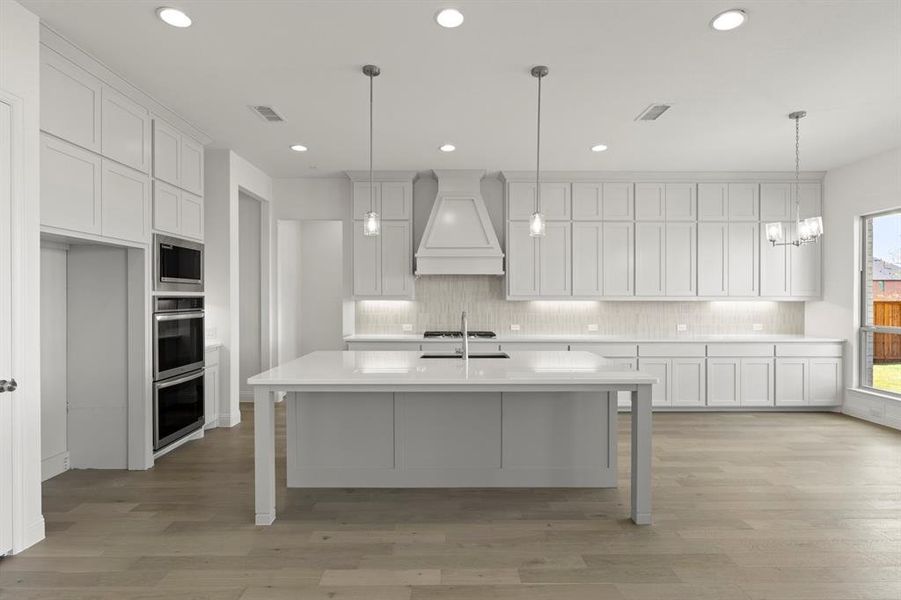 10. 2114 Clairmont - Kitchen 10. 2114 Clairmont - Kitchen