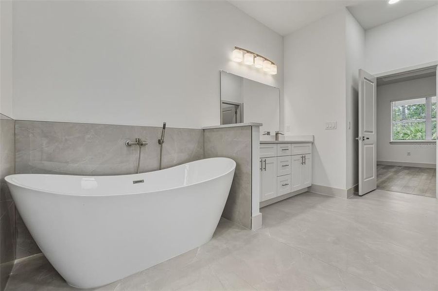 Furnished interior view inside a new home in , Port Charlotte (Image 8).