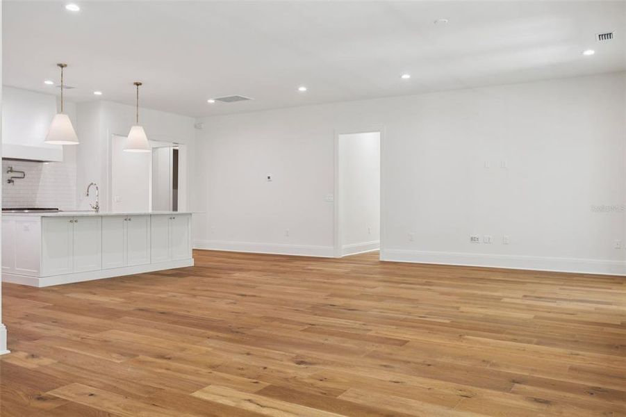 Spacious, unfurnished interior of a new home in , Tampa (Image 22). Spacious, unfurnished interior of a new home in , Tampa (Image 22).