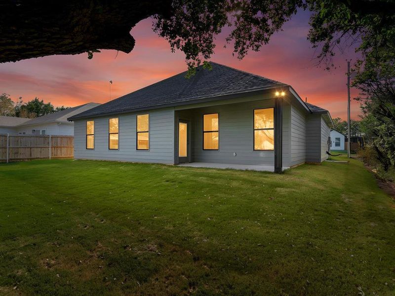 Exterior details and patio area of a home in , Granbury (Image 23).