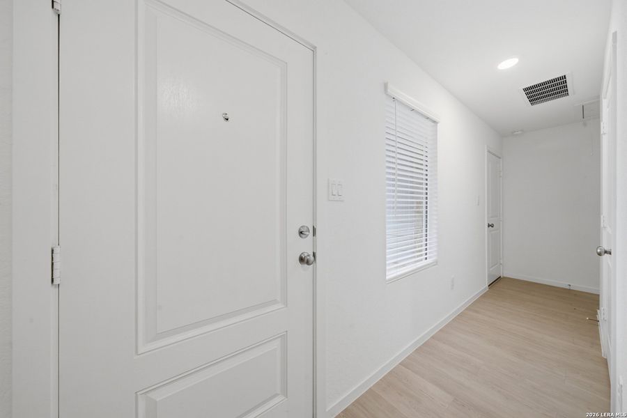 Spacious, unfurnished interior of a new home in Morgan Heights, San Antonio (Image 15).