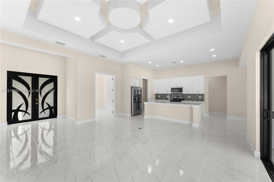 Spacious, unfurnished interior of a new home in , Lehigh Acres (Image 22).