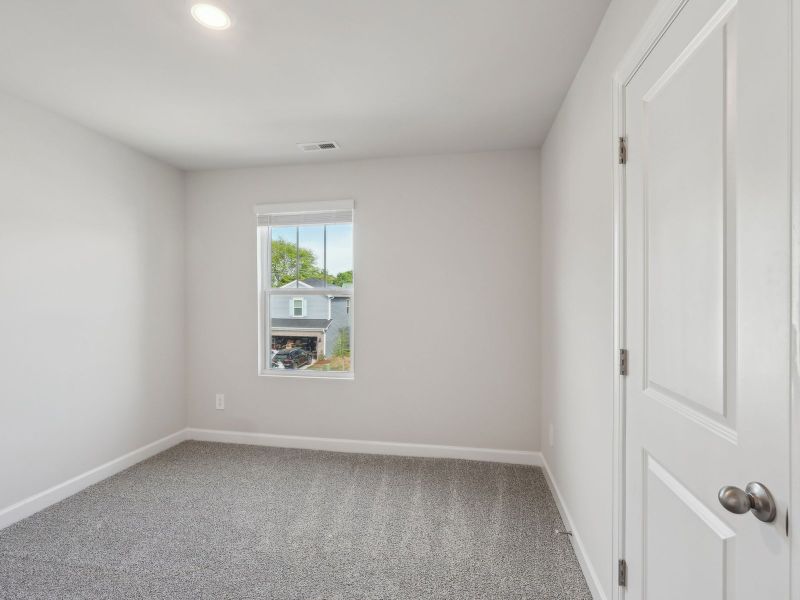 Spacious, unfurnished interior of a new home in Walnut Reserve, Conover (Image 19).