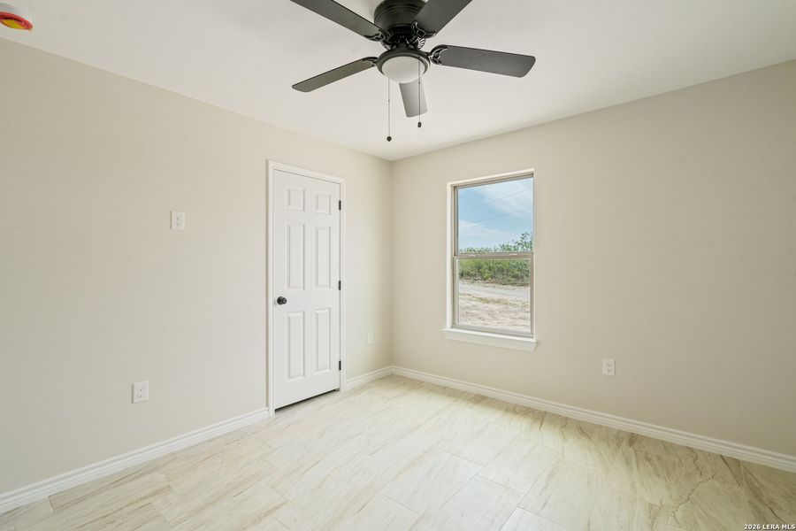 Spacious, unfurnished interior of a new home in , Del Rio (Image 19).