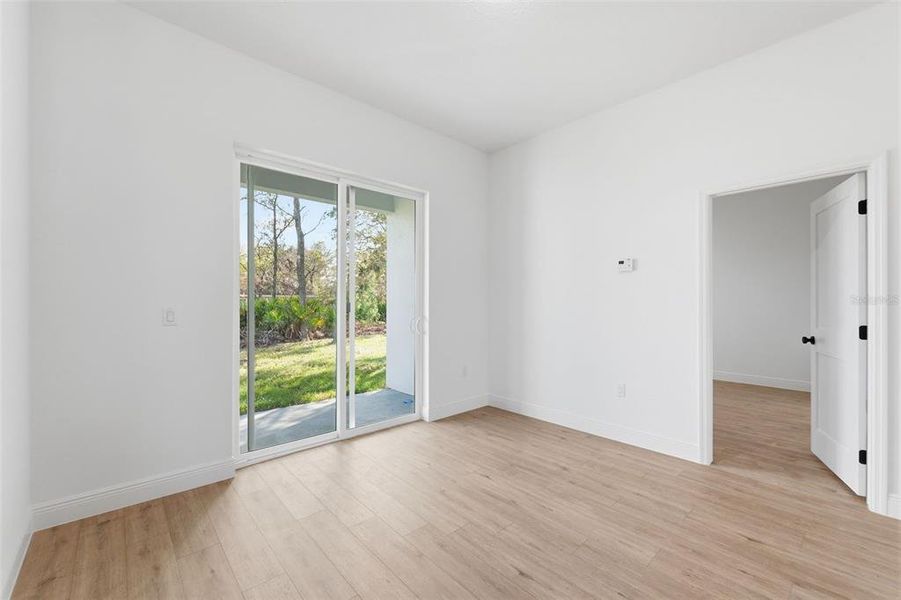 Spacious, unfurnished interior of a new home in , Dunnellon (Image 29).