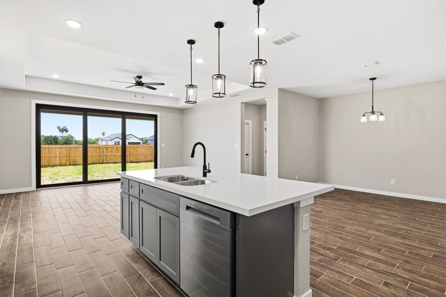 Furnished interior view inside a new home in Paloma Ranch, Harlingen (Image 4).