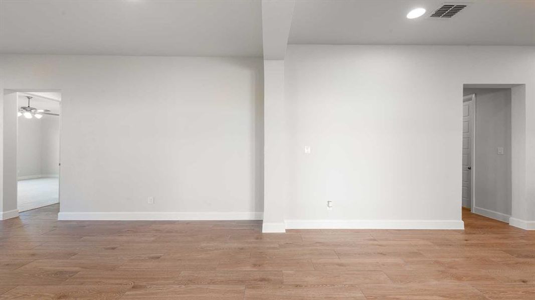 Spacious, unfurnished interior of a new home in Trinity Falls 45', McKinney (Image 15). Spacious, unfurnished interior of a new home in Trinity Falls 45', McKinney (Image 15).