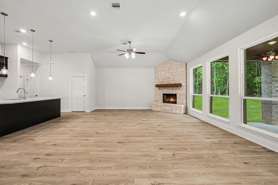 Spacious, unfurnished interior of a new home in Encino Estates, Dayton (Image 34).