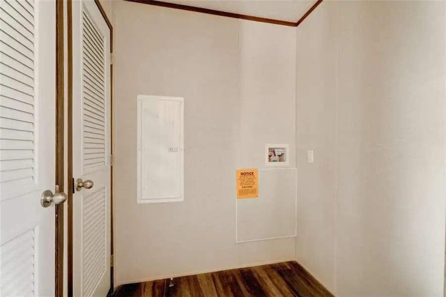 Spacious, unfurnished interior of a new home in , Ellijay (Image 20).