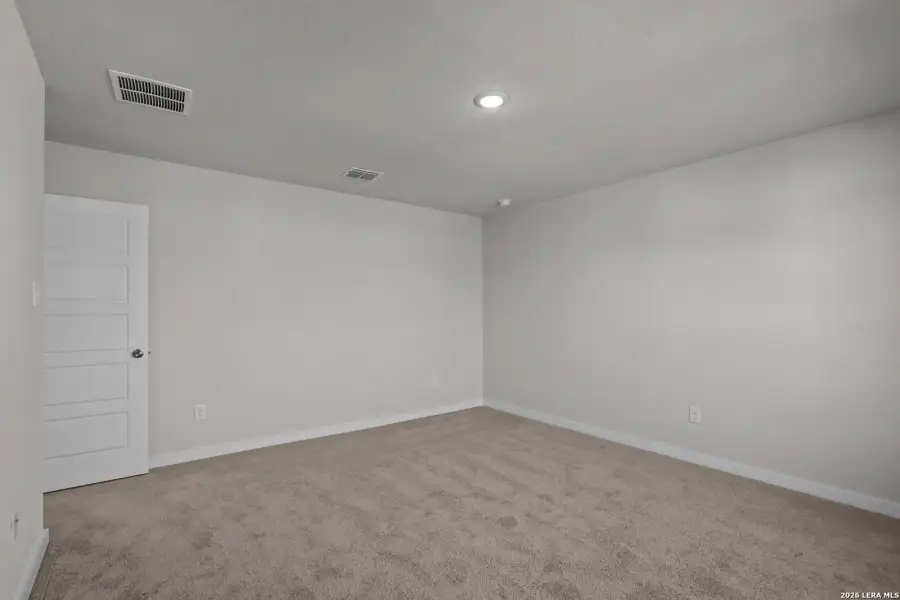 Spacious, unfurnished interior of a new home in Senna, Leon Valley (Image 12). Spacious, unfurnished interior of a new home in Senna, Leon Valley (Image 12).