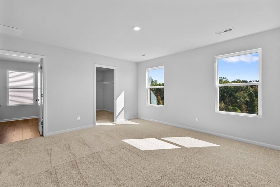 Spacious, unfurnished interior of a new home in Bell West, Kernersville (Image 29).