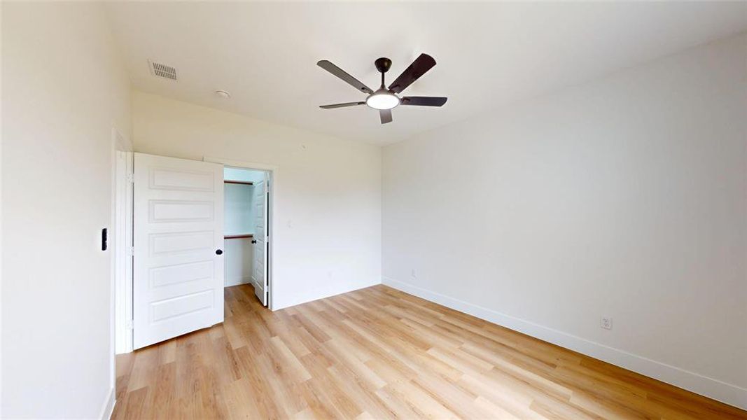 Spacious, unfurnished interior of a new home in , Greenville (Image 18).