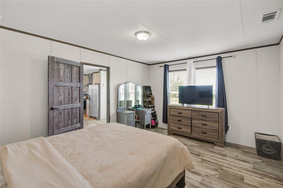 Furnished interior view inside a new home in , Brazoria (Image 5).