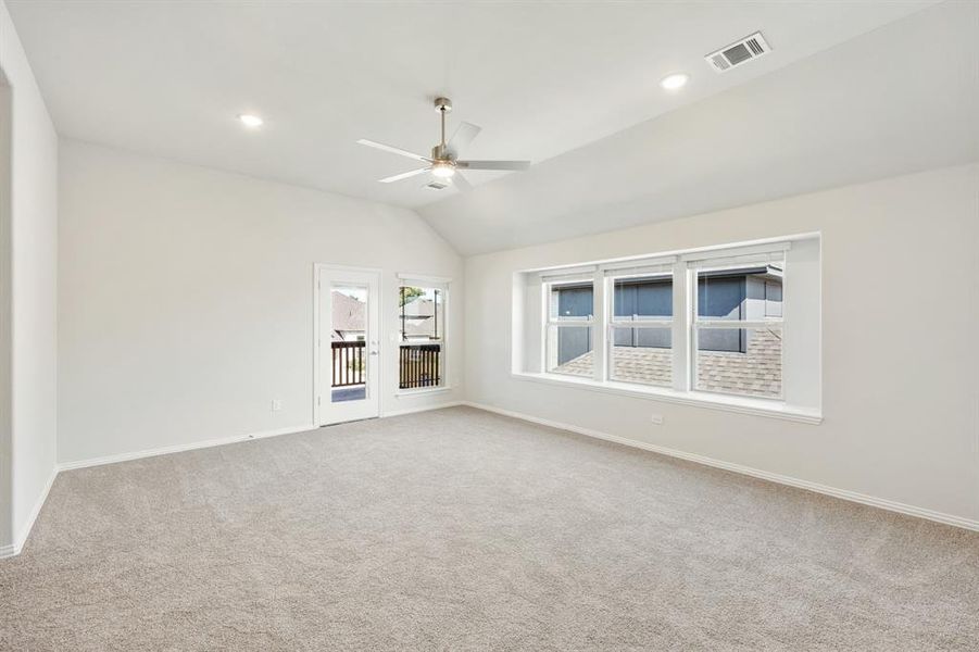 Spacious, unfurnished interior of a new home in Liberty, Melissa (Image 23).