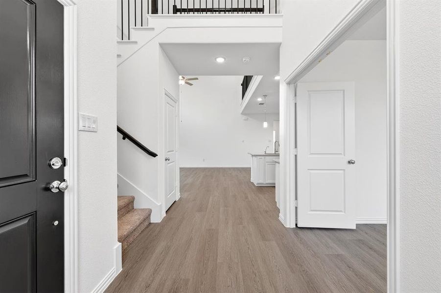 Spacious, unfurnished interior of a new home in Tarrytown, Crowley (Image 38).