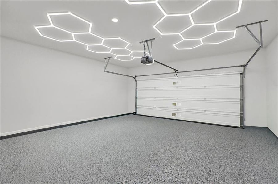 Spacious, unfurnished interior of a new home in , Jasper (Image 14).