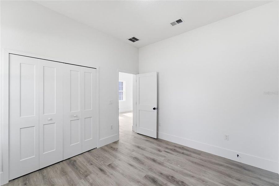 Spacious, unfurnished interior of a new home in , Dunnellon (Image 34).