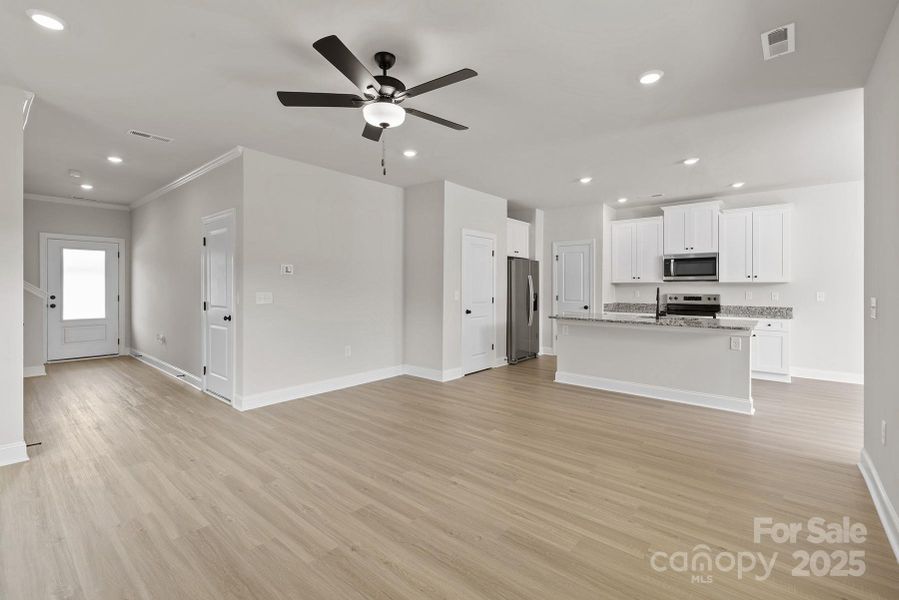 Spacious, unfurnished interior of a new home in Stagecoach Station, Gastonia (Image 14). Spacious, unfurnished interior of a new home in Stagecoach Station, Gastonia (Image 14).