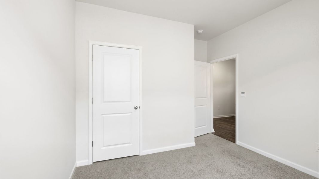 Spacious, unfurnished interior of a new home in Valleywood Farms, Waynesville (Image 19).