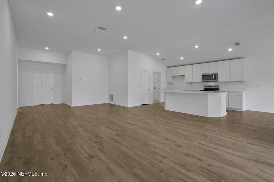 Spacious, unfurnished interior of a new home in Wilford Oaks, Orange Park (Image 19). Spacious, unfurnished interior of a new home in Wilford Oaks, Orange Park (Image 19).