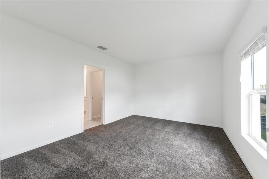 Spacious, unfurnished interior of a new home in , Davenport (Image 16).