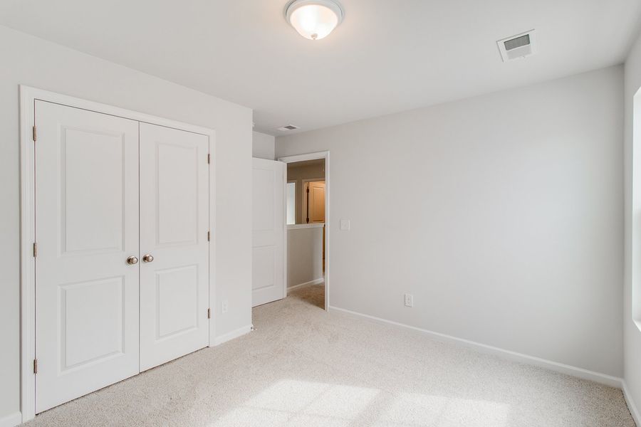 Spacious, unfurnished interior of a new home in Winston Point, Gilbert (Image 28).