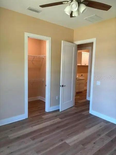 Spacious, unfurnished interior of a new home in , Lakeland (Image 18).
