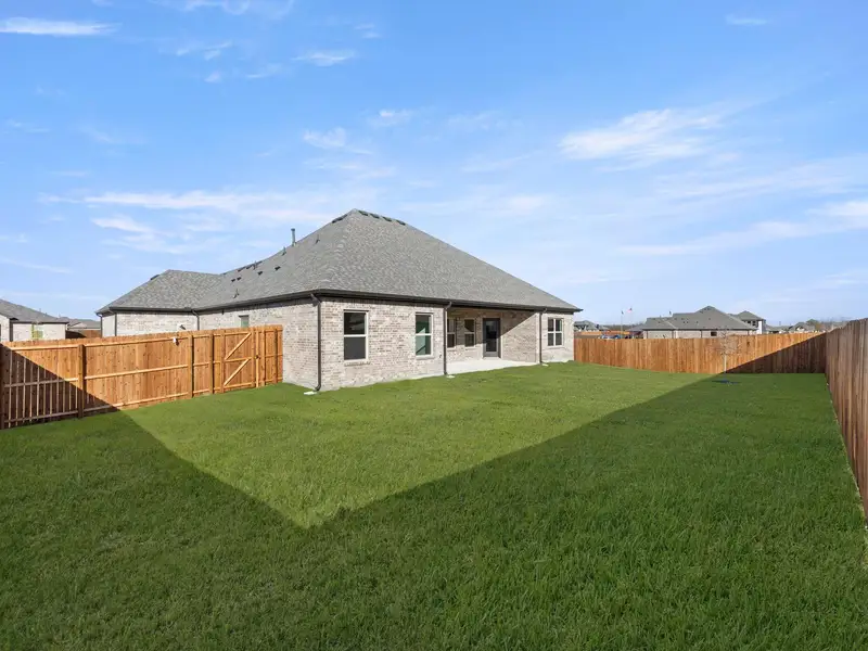 Exterior details and patio area of a home in Waverly Estates, Nevada (Image 17).