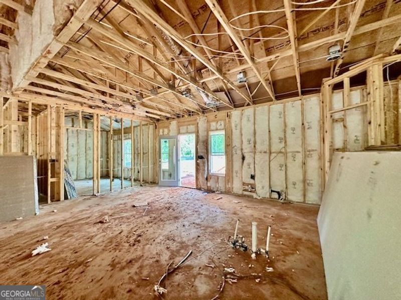 Spacious, unfurnished interior of a new home in Rocky Mount, Greenville (Image 9).