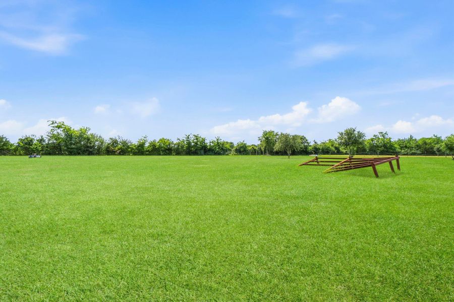 Ample space suitable for a variety of livestock!