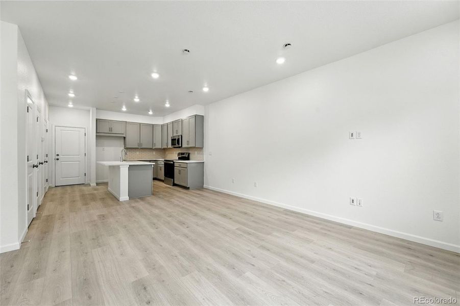 17115 W 91st Lane ~ Ready Now 17115 W 91st Lane ~ Ready Now