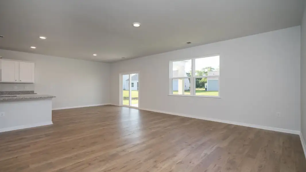 Representative unfurnished interior of a home built from the Elle by D.R. Horton in Brookside, Richlands (Image 21).