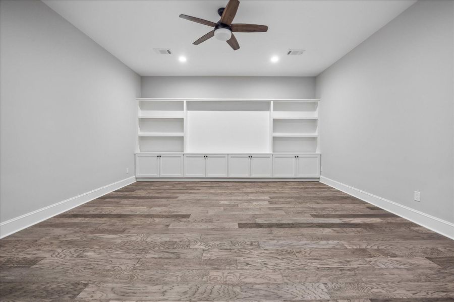 Spacious, unfurnished interior of a new home in , Houston (Image 37).