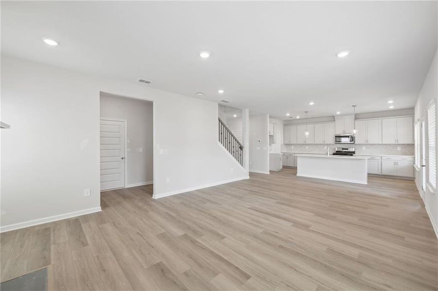 Spacious, unfurnished interior of a new home in Martin Springs - Estate Series, Lawrenceville (Image 20).